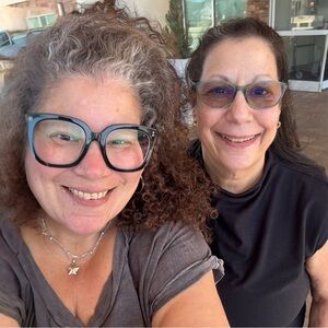 WE FINALLY MET IRL AFTER 12YRS ON POSH! TERESA & LYNDA